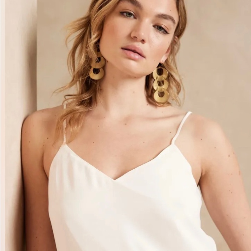 Banana Republic solid strappy camisole